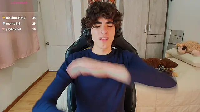 Nude_Boy18 live sex cam