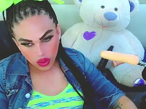 NharaBigCock live sex cam