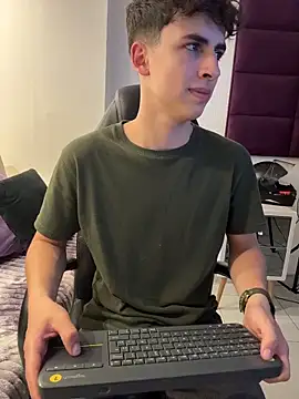 AdrianRinaldi live sex cam