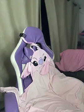 Stormi_Thompsonn_'s cam snapshot