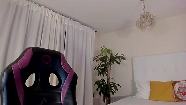 Emmaa_Queen_'s cam snapshot