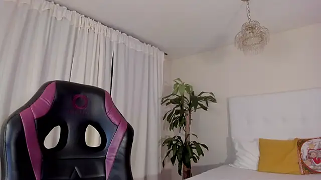 Emmaa_Queen_'s cam snapshot