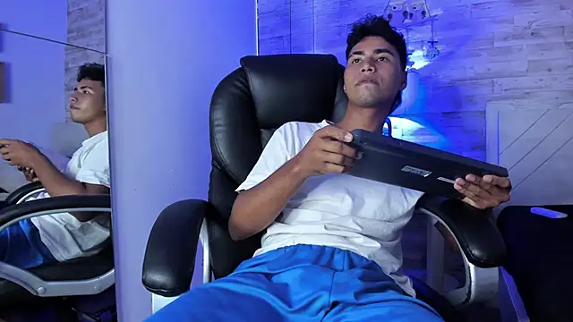 Simon_Pernia's cam snapshot