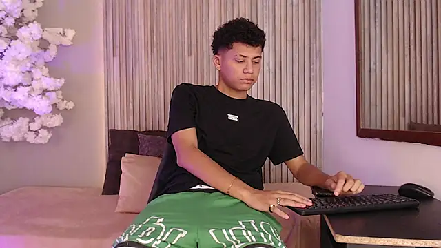 Andrey_Lev1's cam snapshot