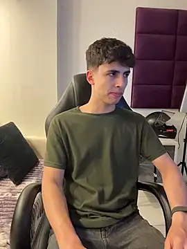 AdrianRinaldi live sex cam