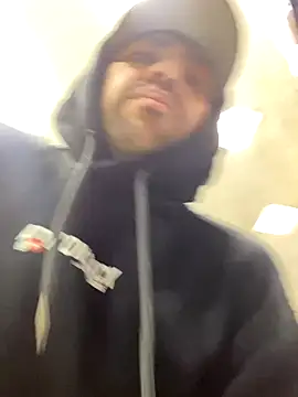 JuanZapata33 live sex cam