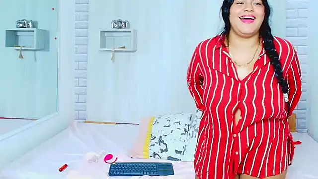 Selenegomezz live sex cam