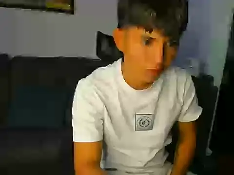 Mikke18 live sex cam