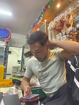 Leonardmoppet live sex cam