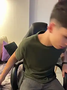 AdrianRinaldi live sex cam