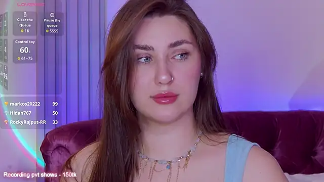 KiraBarlows live sex cam