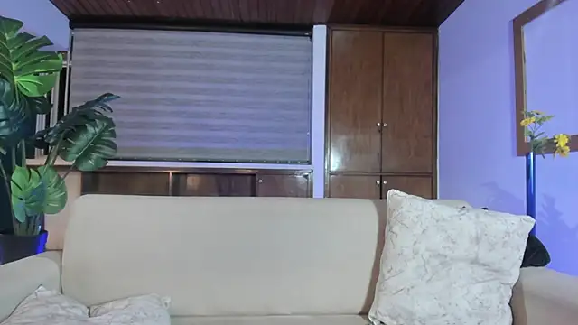 VenusCooper live sex cam