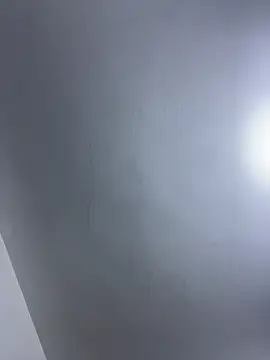 Lyon_vach live sex cam