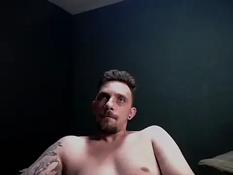 guesswhatbitch live sex cam