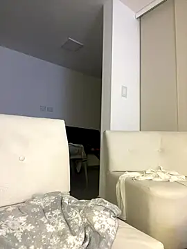 NicoleCut live sex cam