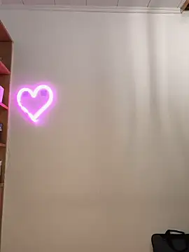 Naughty-Jessie live sex cam