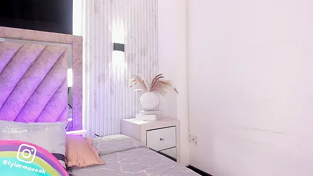 Taylor_Harveey live sex cam