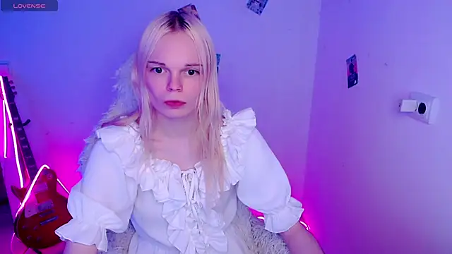 Emily_Nyaffee live sex cam