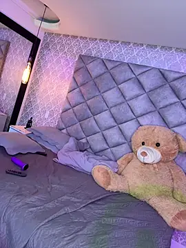 TinyCurlQueen's cam snapshot