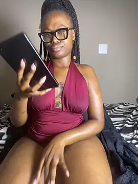 Moonzy77 live sex cam