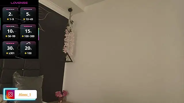 Aleecandrews's cam snapshot