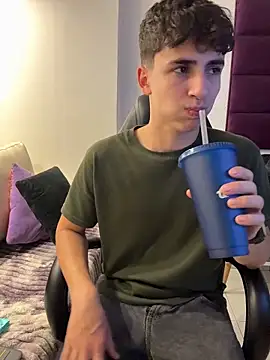 AdrianRinaldi's cam snapshot