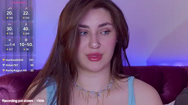 KiraBarlows live sex cam