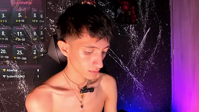 DereckCooperr live sex cam