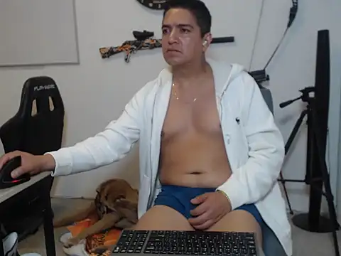 yayo_33 live sex cam