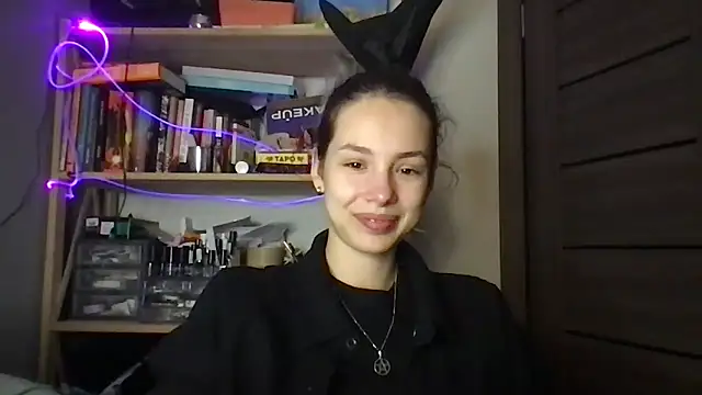 Yuna5343 live sex cam