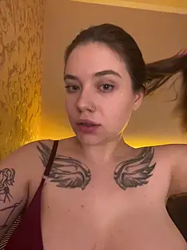 Vikki_toriya live sex cam