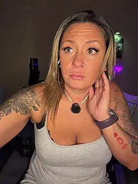 bossyroxy84 live sex cam