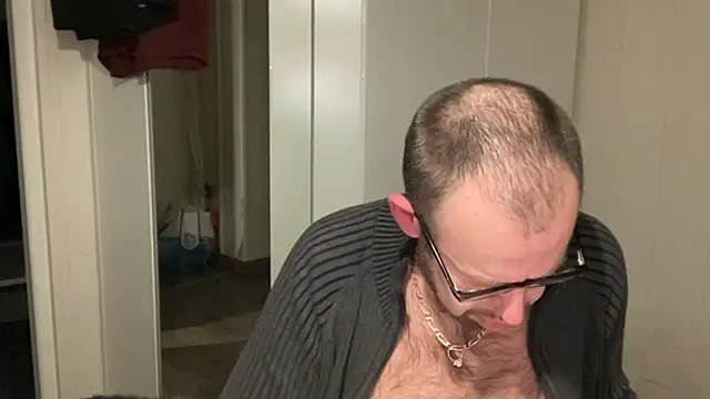 FABIOGLASSES live sex cam