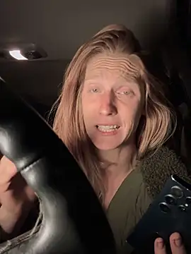 GoldenFlameGoddess live sex cam