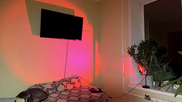 LatanyaRein live sex cam