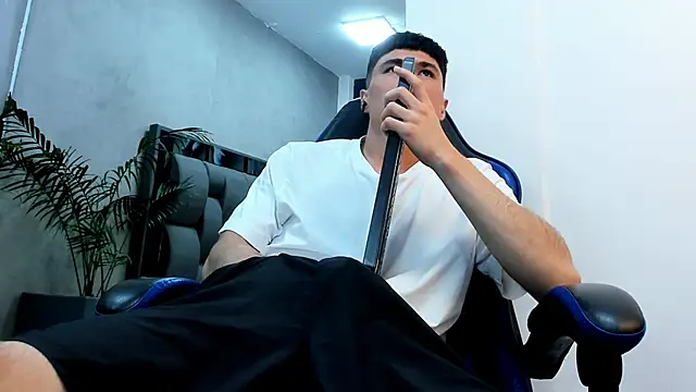 roan_birkin's cam snapshot