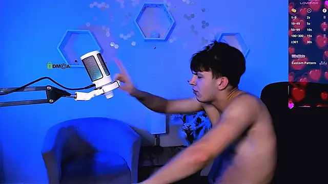 travis_wolf_'s cam snapshot