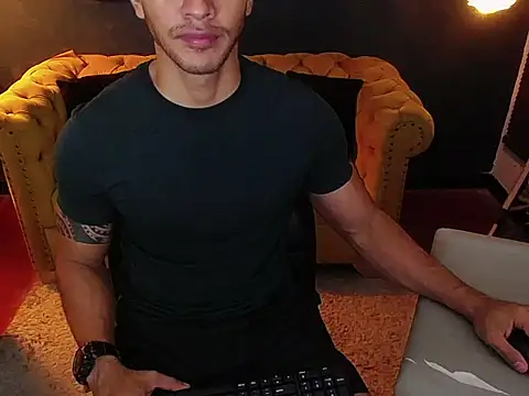 tayler_luke's cam snapshot