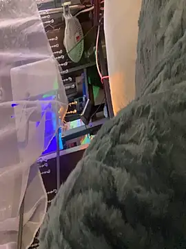 gurlnips live sex cam