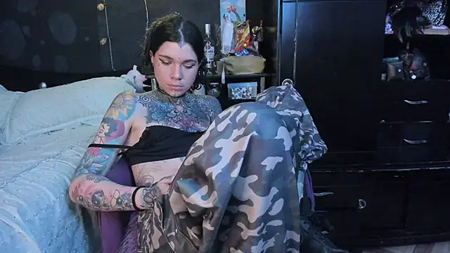 Lilmarieee live sex cam