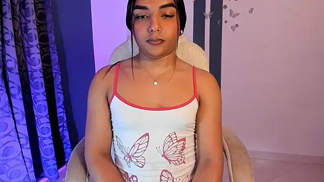 CandyLatinHott live sex cam