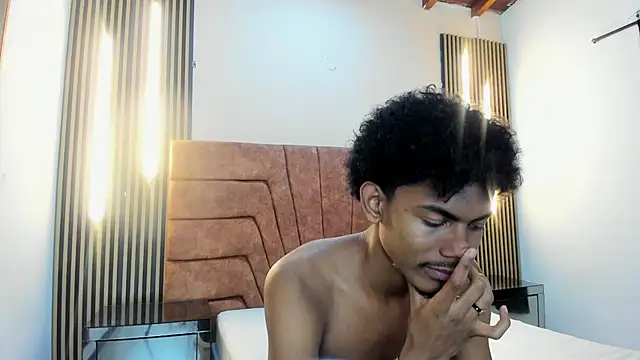 FYKMOR_1's cam snapshot