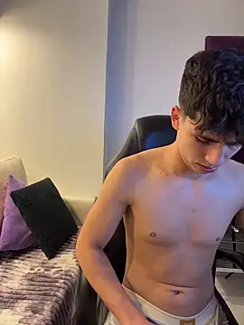 AdrianRinaldi live sex cam