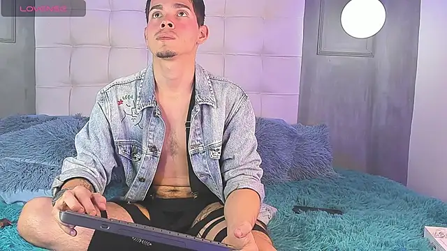 The_Perfect_Couple's cam snapshot