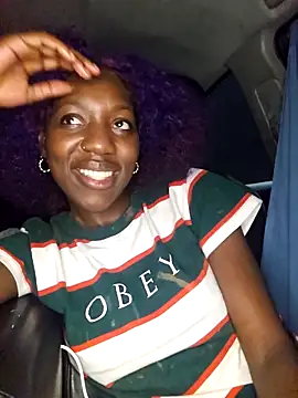 oliviaprettypussy live sex cam