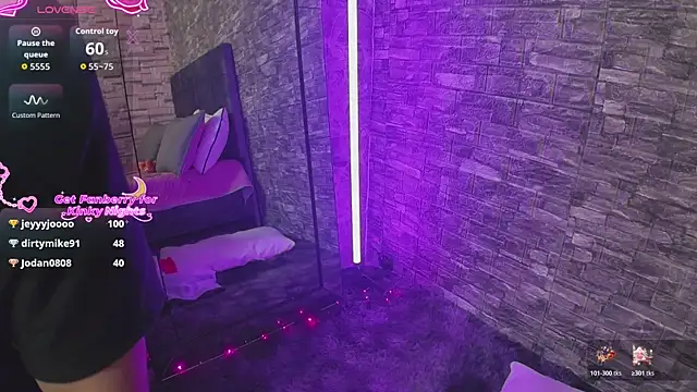 Rich_Couple_69 live sex cam