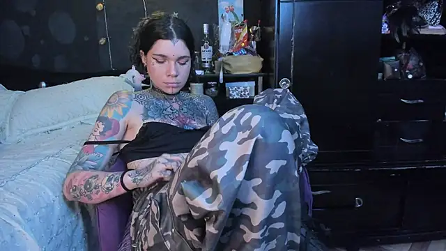 Lilmarieee live sex cam