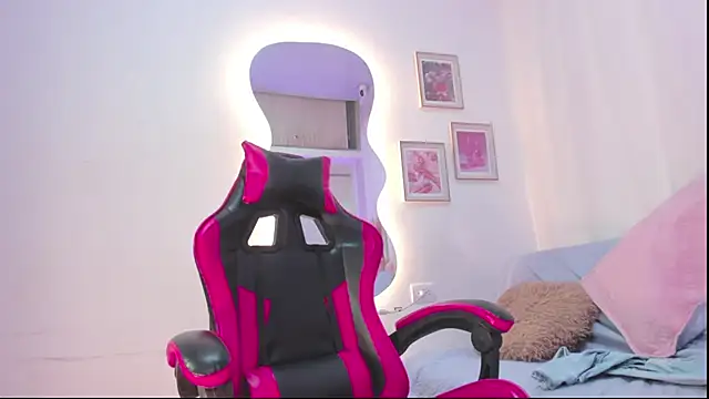 Miss_JulietaShadow's cam snapshot