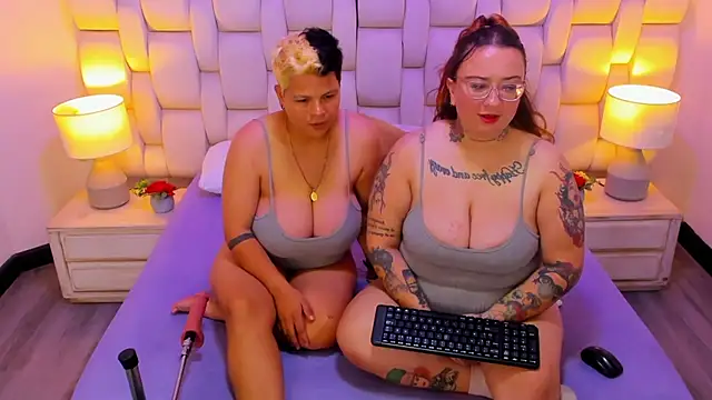 MiaYMolly live sex cam