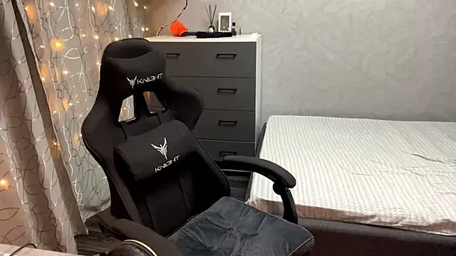 Meowluly's cam snapshot